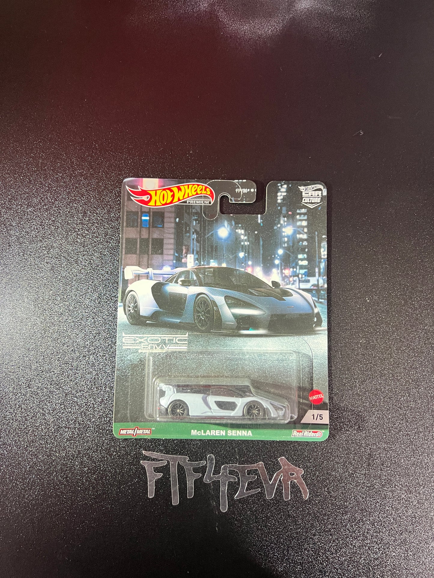Hotwheels Premium / McLaren Senna